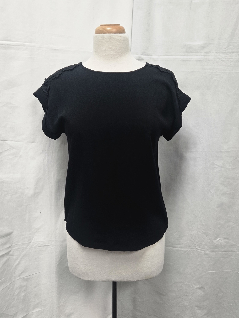 Coco + Carmen Short Sleeve Blouse with Lace Shoulder Detail